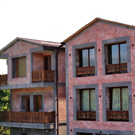 Kefilyan Family Hotel Sanain Buitenkant foto