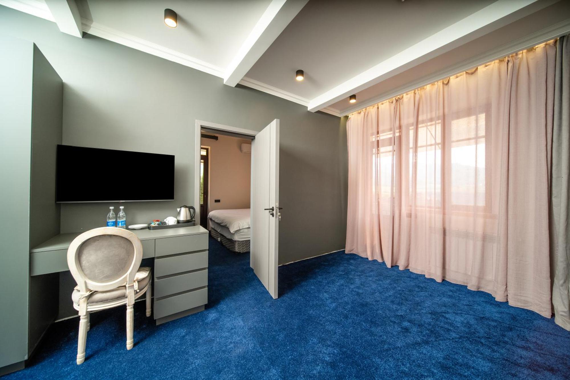 Kefilyan Family Hotel Sanain Buitenkant foto