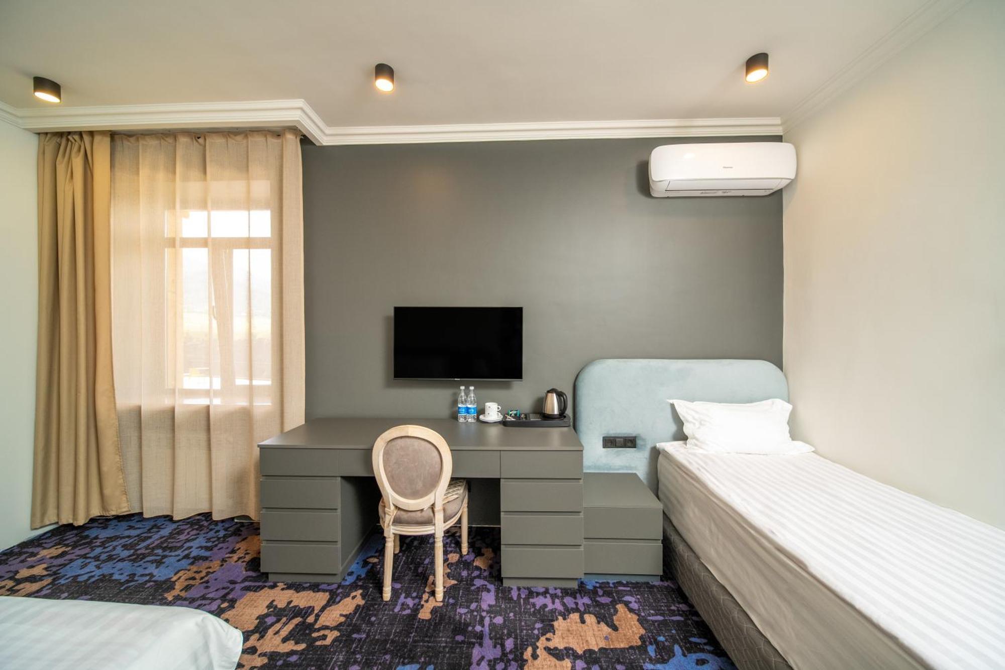 Kefilyan Family Hotel Sanain Buitenkant foto