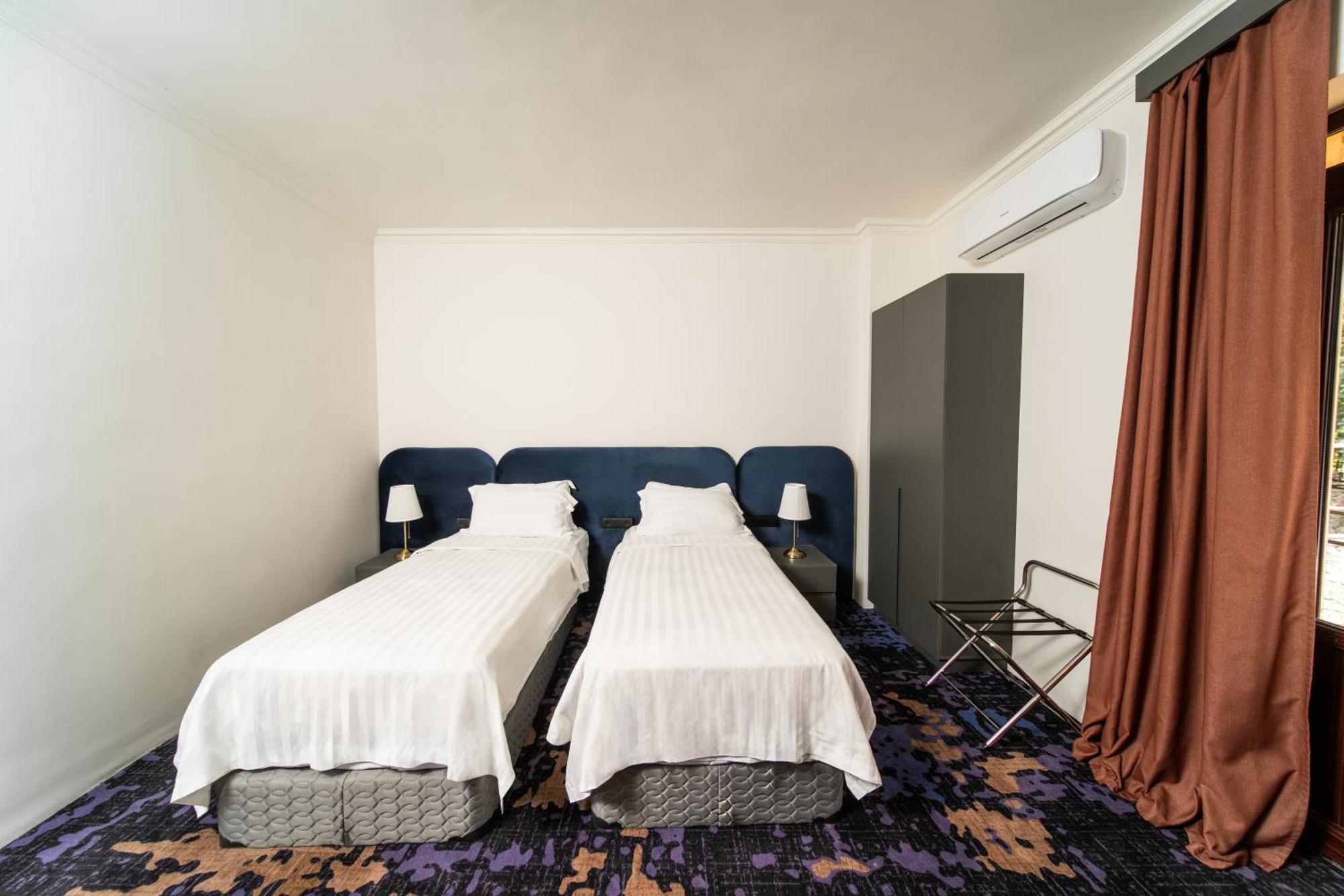 Kefilyan Family Hotel Sanain Buitenkant foto