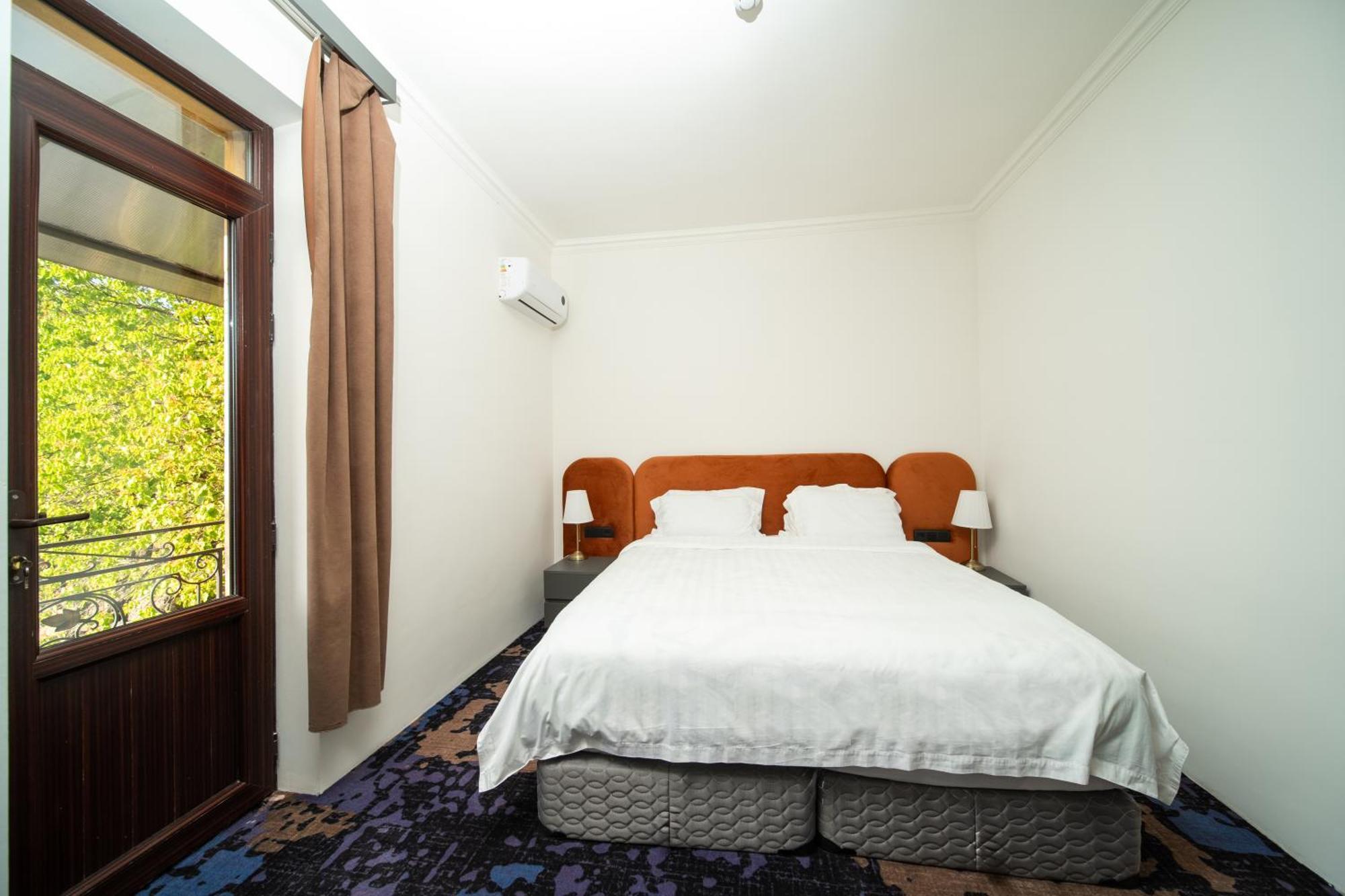 Kefilyan Family Hotel Sanain Buitenkant foto