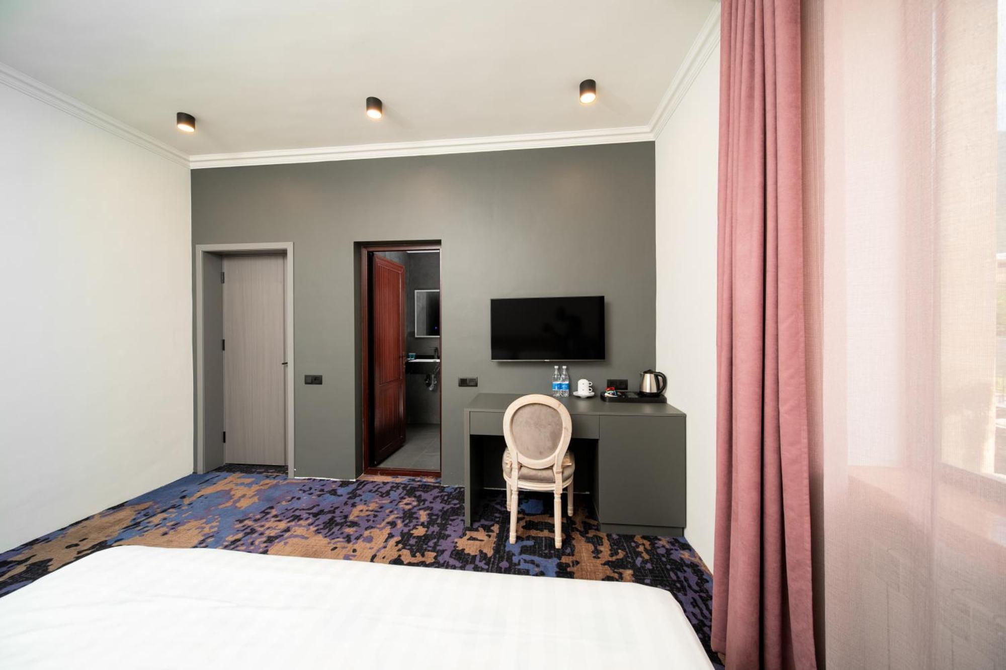 Kefilyan Family Hotel Sanain Buitenkant foto
