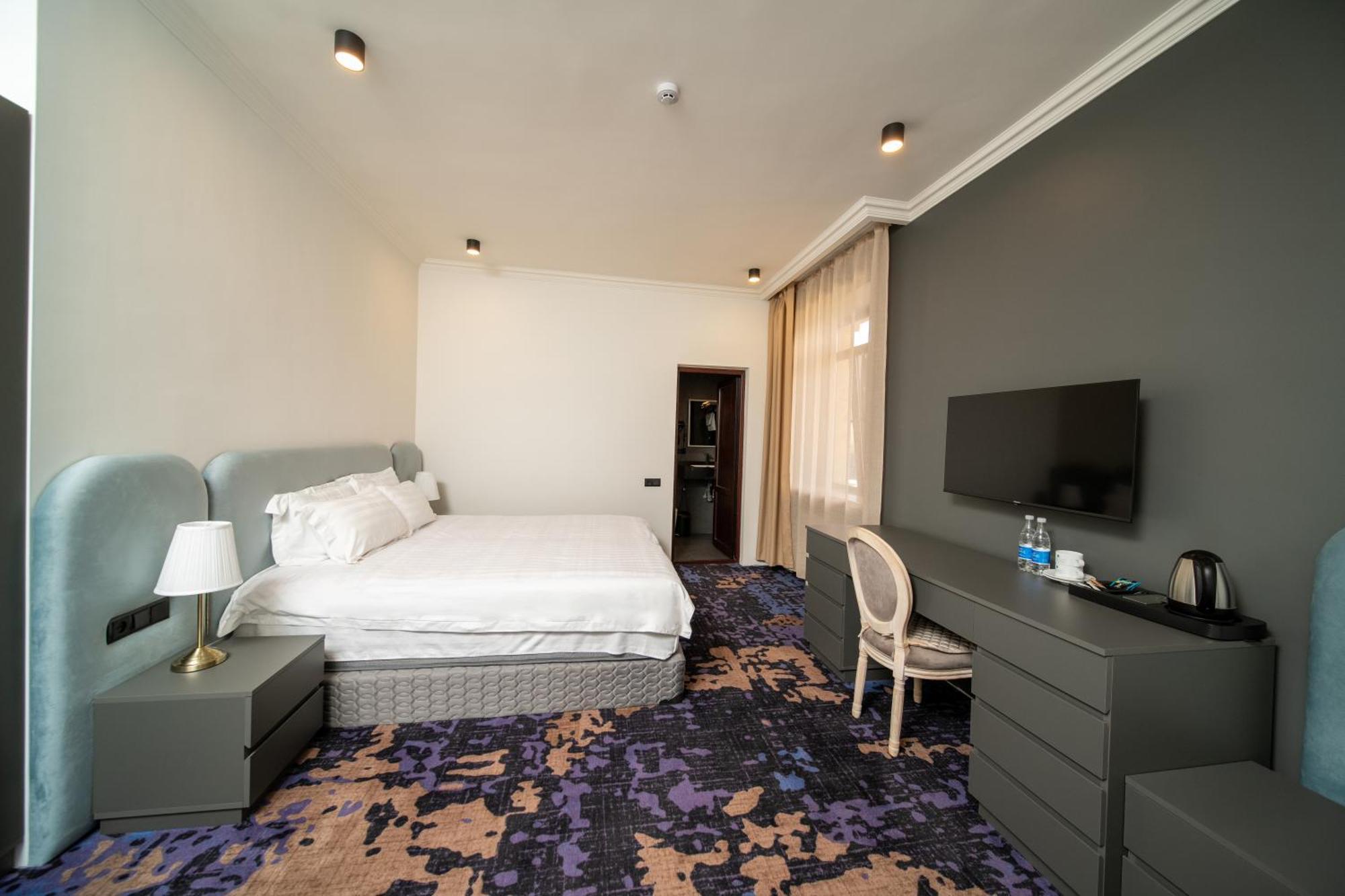 Kefilyan Family Hotel Sanain Buitenkant foto