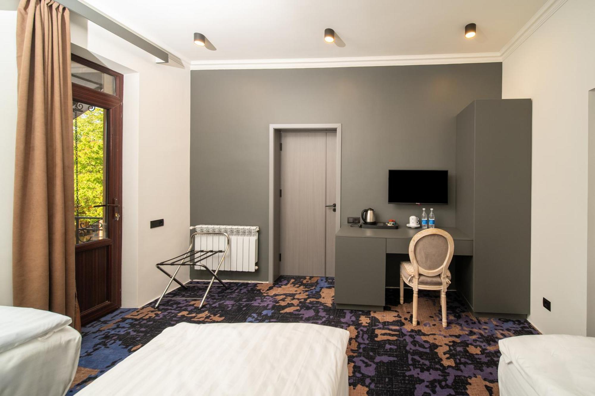 Kefilyan Family Hotel Sanain Buitenkant foto