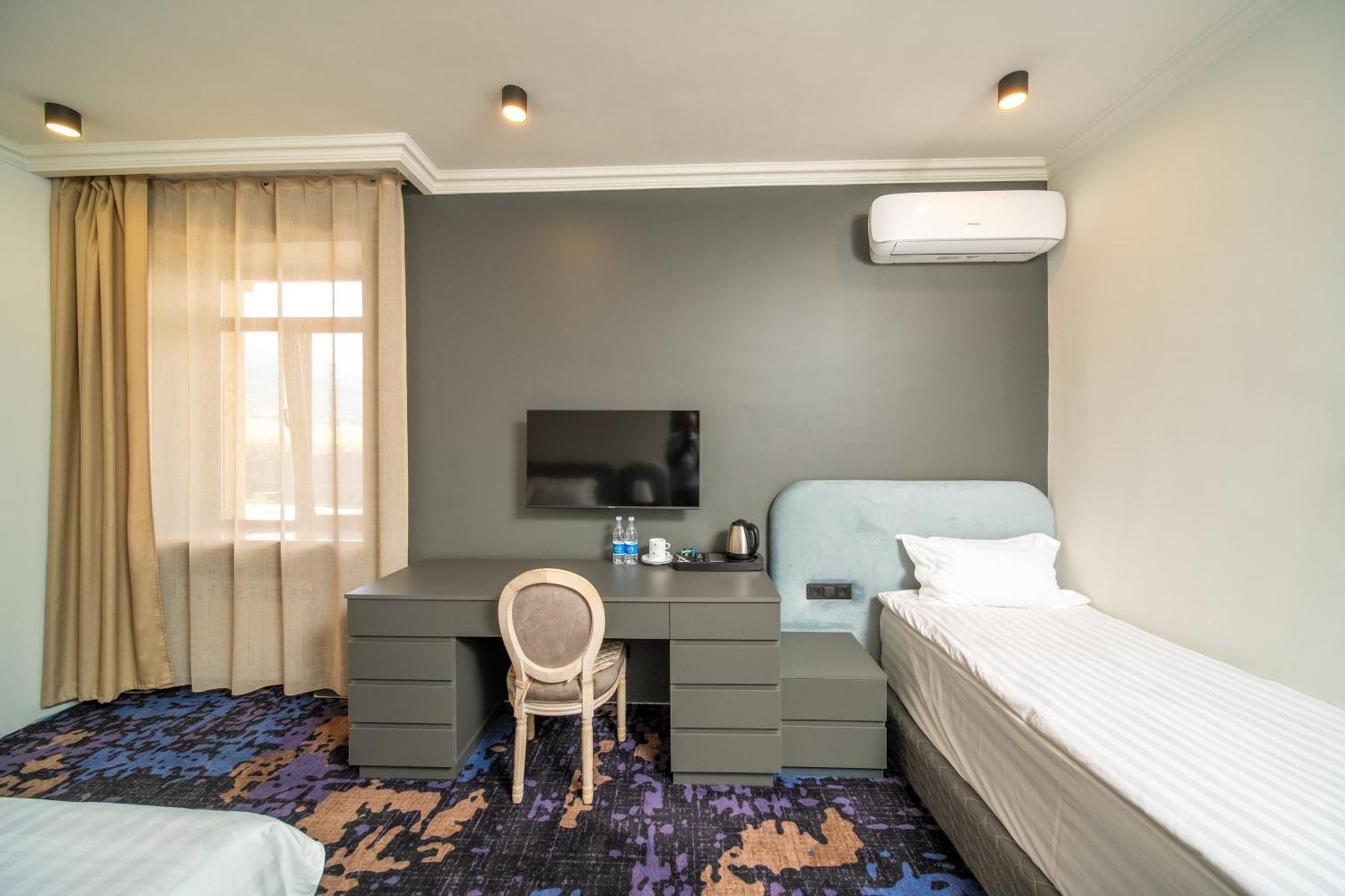 Kefilyan Family Hotel Sanain Buitenkant foto
