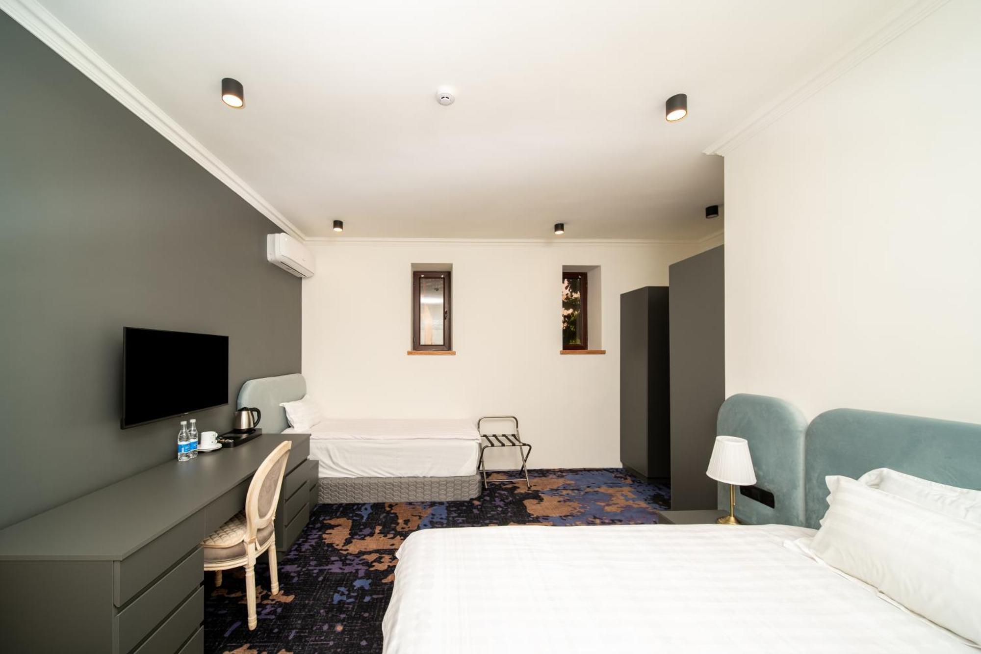 Kefilyan Family Hotel Sanain Buitenkant foto
